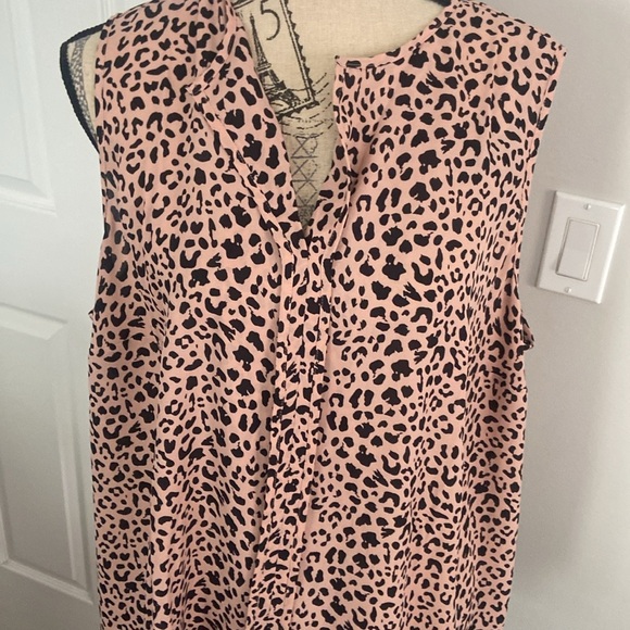 41 Hawthorn Pink Sleeveless Blouse with Mandarin Collar - Picture 1 of 5